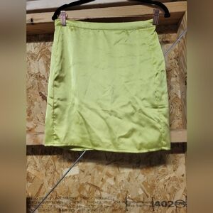 Sincerely Jules NWOT Chartreuse‎ Mini Skirt Womans Size Medium